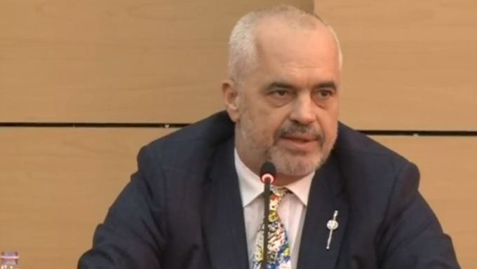 Takimi me studentet ne Vlore - Rama: Ulen tarifat, sot publikojme dokumentin, gati pakti